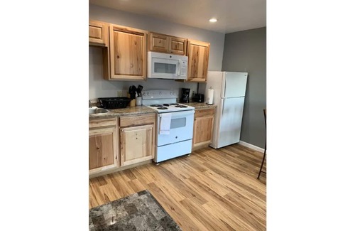 Alexandria Bay Condominio | Riverview Townhouse III in Downtown Alexandria Bay
