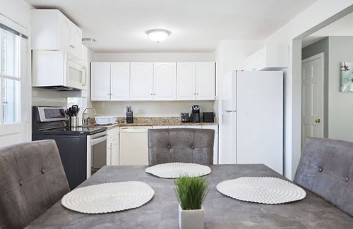 New London Casa | MIAMI INSPIRÓ LA VILLA EN LA PUERTA DE LA PLAYA DEL OCÉANO! CASA 4BR: ALQUILER DÍA / WK / MO