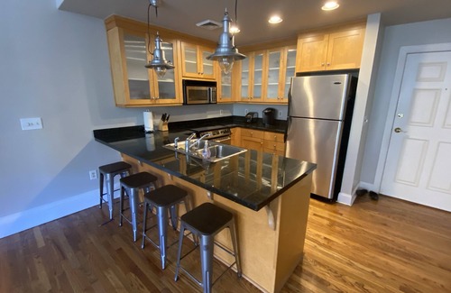 Greenville Downtown Condominio | Riverwalk Falls-lovely one bedroom condo