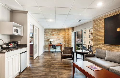 Main - Military Plaza Casa | RiverWalk Plaza - Presidential Suite