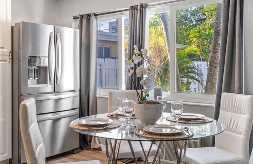 Downtown Fort Lauderdale Apartamento | RiverwalkVilla I WaterFront I Dock & Jacuzzi
