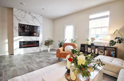 Luray Casa | RiverWinds - Modern Charm Near Shenandoah National Park