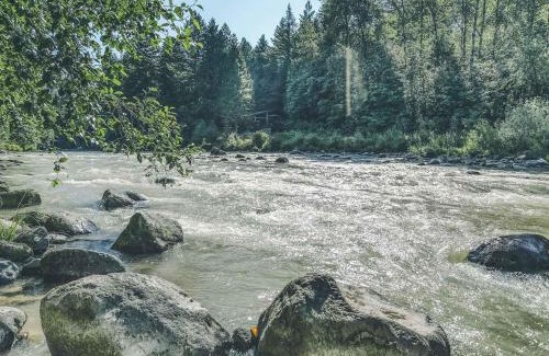 Marmot Casa | Riverwoods Lodge - Meredith Lodging