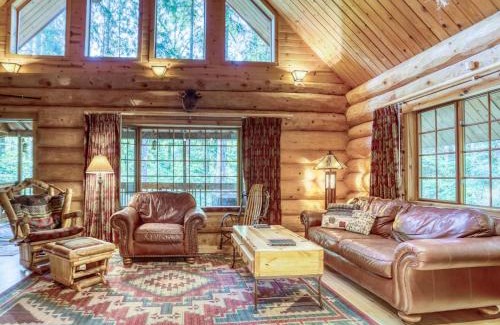 Marmot Casa | Riverwoods Lodge - Meredith Lodging