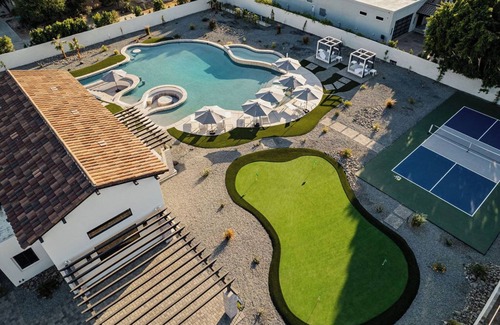 Bermuda Dunes Casa | Riviera – Lazy River Pool, Pickleball, Game Room!