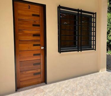 Bacnotan Casa | Riz Place Homestay - Queen Sized Bunk x Air-conditioned