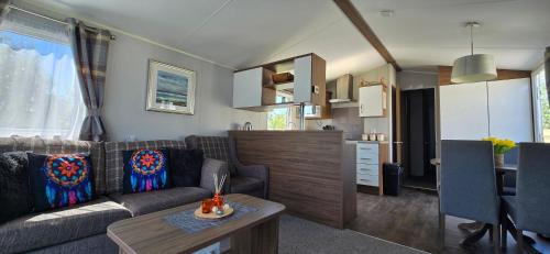 Tattershall Casa | RJ Luxury Caravan Hire With Hot Tub