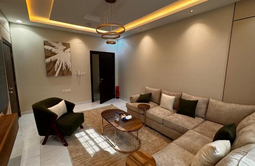 Jizan Apartamento | Rkeen Residence 1- lounge and bedroom