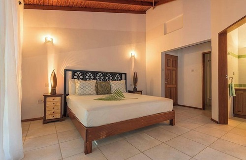 Bequia Island Hotel | RM Marina