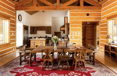 Wilson Casa | RMR: Lazy Bear Lodge in Wilson, WY