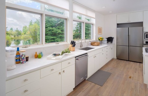 Wilson Casa | RMR: Soaring Summits Modern Home with Mtn Views