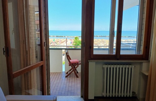 Torre Pedrera Apartamento | RN003 - Torre Pedrera, exclusive three-room beachfront apartment with balcony