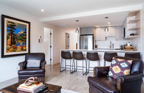 Revelstoke Condominio | RnR Mountain Retreat — your cozy mountain getaway, minutes from the ski hill!