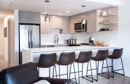 Revelstoke Condominio | RnR Mountain Retreat — your cozy mountain getaway, minutes from the ski hill!