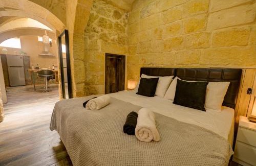Xewkija Apartamento | Roam Gozo - The Bunker - Stunning 1 Bed Farmhouse Condo - Rare Find!