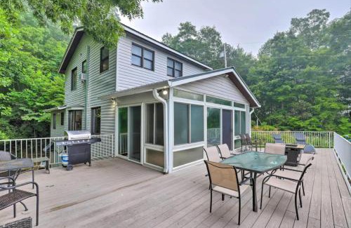 Sylva Casa | Roamer's Respite - A Prime Location with Scenic Views For Your Ultimate Retreat