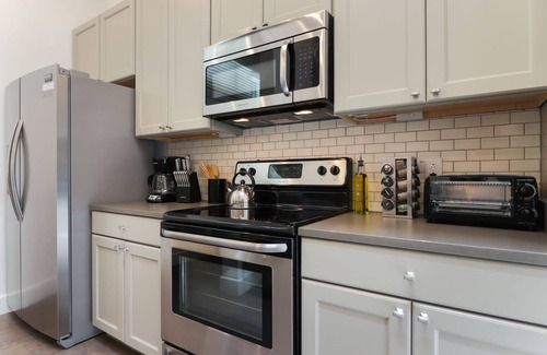 Central Business District Apartamento | Roami at Bourbon Place