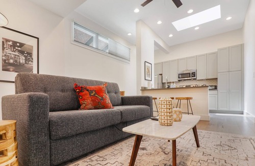 Central Business District Apartamento | Roami at Bourbon Place