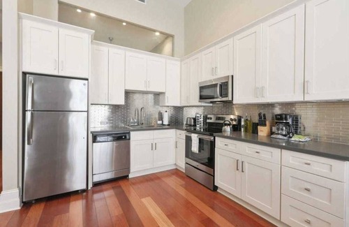 Central Business District Apartamento | Roami at Factors Row | Near Superdome | 1 Bedroom