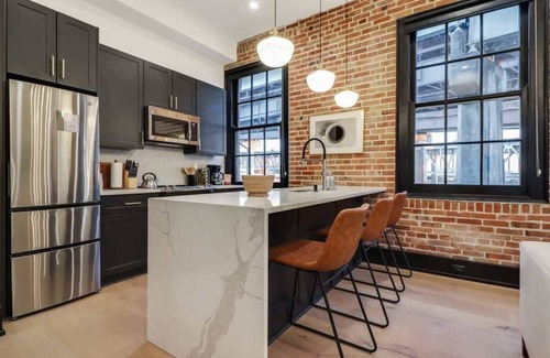 Arts/Warehouse District Casa | Roami at The Lola | Convention Center | 1 Bedroom