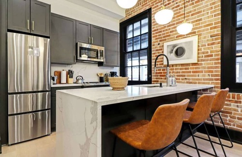 Arts/Warehouse District Casa | Roami at The Lola | Convention Center | 1 Bedroom