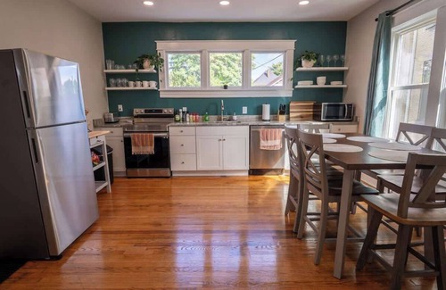 Roanoke Casa | The Speakeasy Guest House