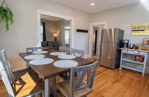 Roanoke Casa | The Speakeasy Guest House