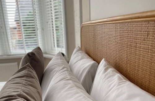 Cyncoed Casa | Roath Park Lake 5BR City Retreat
