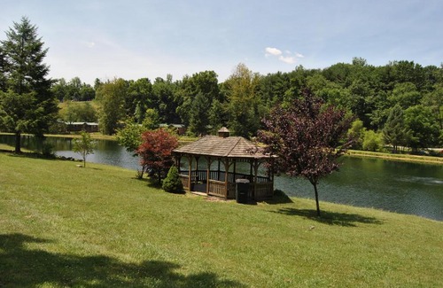 Lenhartsville Otro | Robin Hill Camping Resort Premium Cottage 1