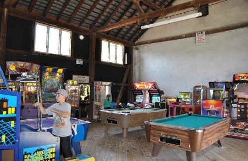 Lenhartsville Otro | Robin Hill Camping Resort Premium Cottage 1