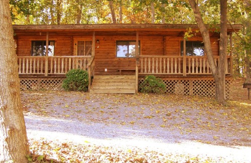 Lenhartsville Otro | Robin Hill Camping Resort Two-Bedroom Cottage 6