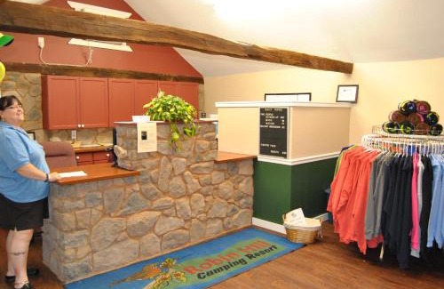 Lenhartsville Otro | Robin Hill Camping Resort Premium Cottage 9