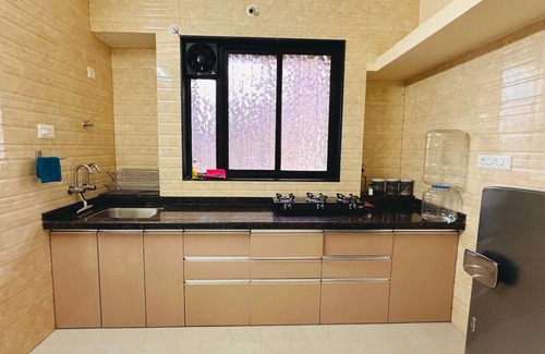 Thergaon Apartamento | Robin's Roost: 2BHK Modern AC Flat in Wakad, Pune