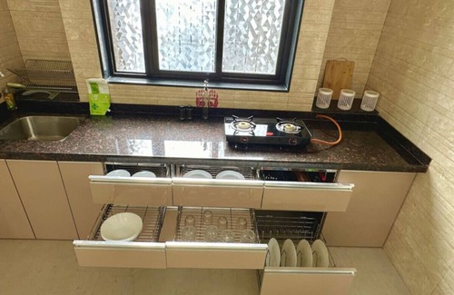 Thergaon Apartamento | Robin's Roost: 2BHK Modern AC Flat in Wakad, Pune