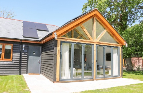 Fareham Cabaña | ROBINS NEST, with pool in Titchfield Common