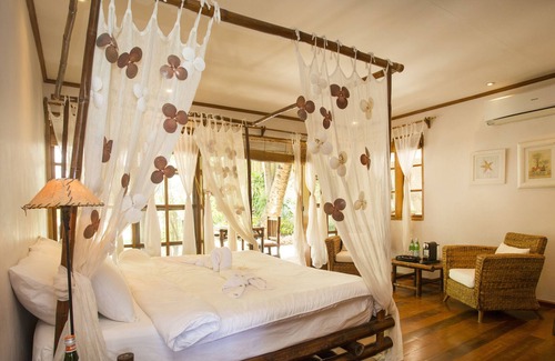 Balabag Villa | Robinson Beach House-2BR