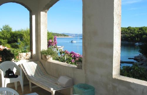 Cove Osibova (Milna) Apartamento | Robinson Luce