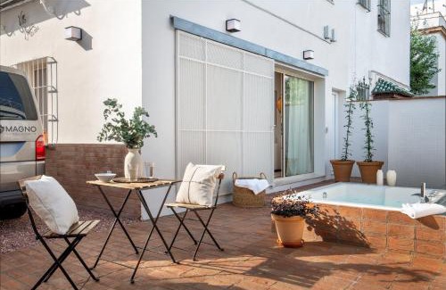 Doctor Barraquer-Grupo Renfe-Policlinico Apartamento | Robles Suite Apartment with Jacuzzi and Private Parking