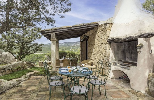 Capriccioli Casa | Roccia di Volpe by Interhome