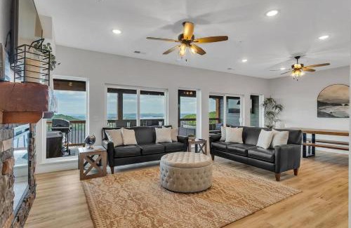 Branson Casa | Rock and Reel