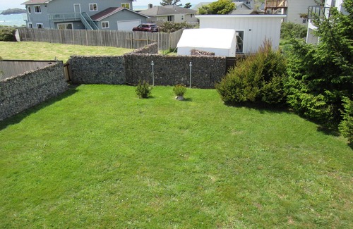 Crescent City North Cabaña | Rock and Wave Cottage At The Beach