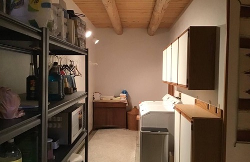 Drummond Cabina | Rock Creek Cabin Hideaway with Stunning Views!