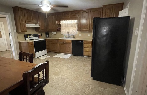 Springtown Casa | Rock House & 6 acre Pecan Orchard Springtown Center near 51 & 199
