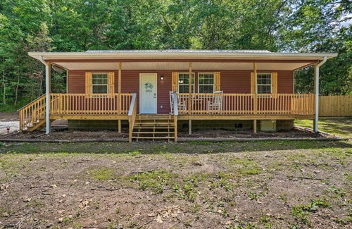LaFayette Casa | Rock Spring Hideaway with Large Yard and Grill!