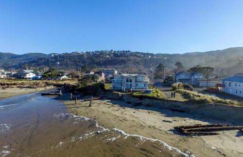 Rockaway Beach Casa | Rockaway Beach Villa