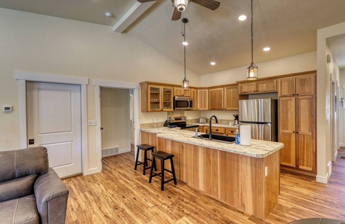 Rockerville Condominio | "Gold Rush Charm Meets Modern Comfort – Stay in Style!"