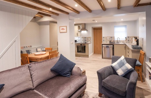 Staithes Cabaña | ROCKFISH COTTAGE, family friendly, with open fire in Staithes
