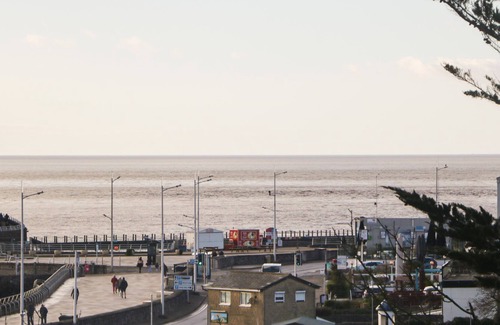 Weston-super-Mare Apartamento | ROCKHAVEN, pet friendly, with a garden in Weston-Super-Mare