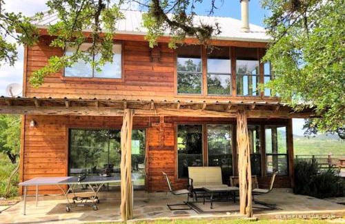 Pipe Creek Casa | Rockin' B Ranch Bluff House