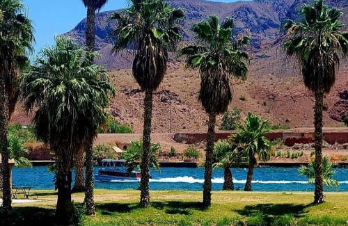 Parker Dam Casa | Rockin-River House, waterfront!